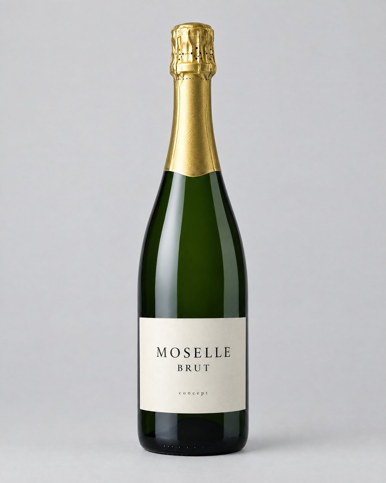 A Moselle sparkling wine, from studio bottle to vineyard sunset — Lux Photo Pro