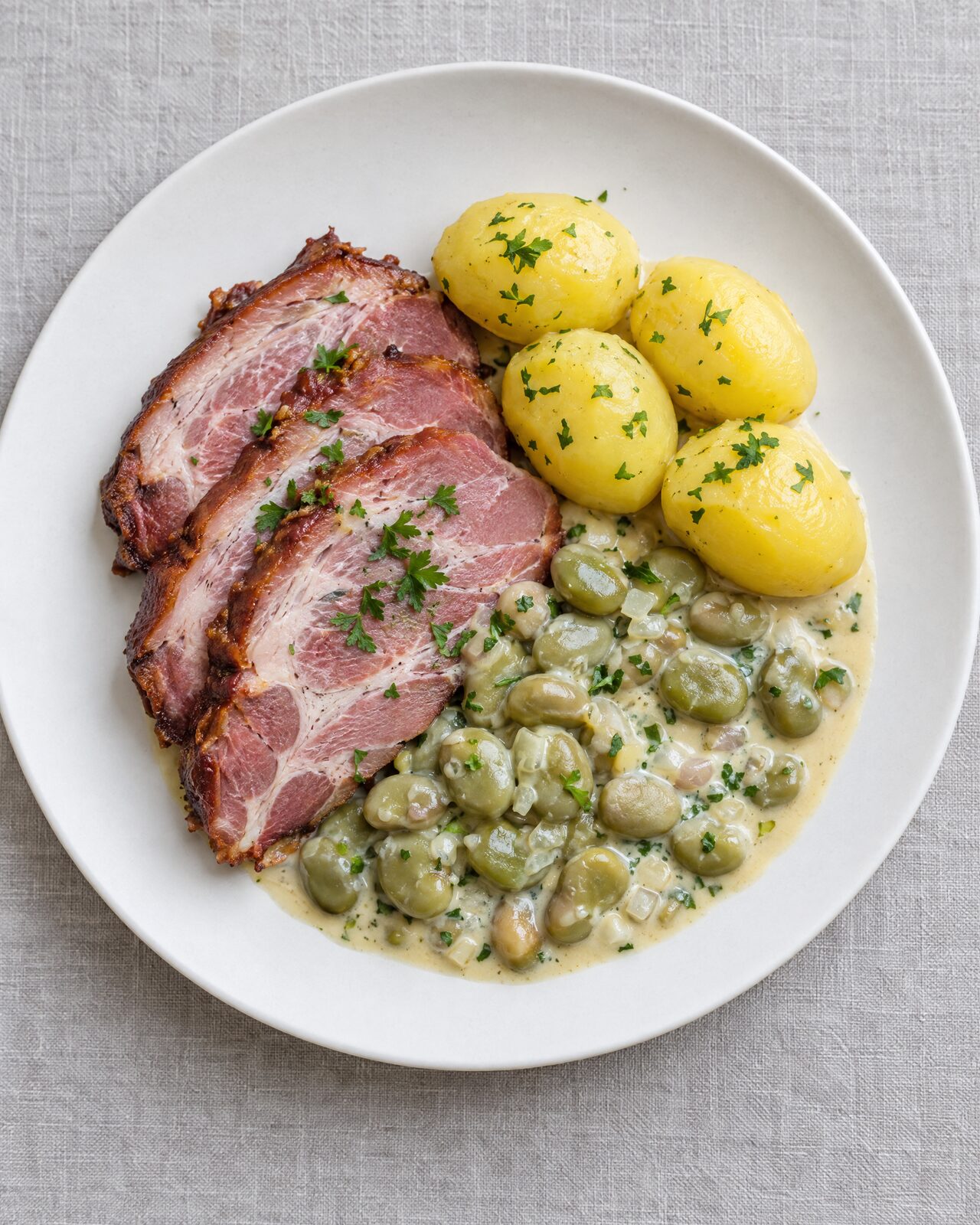 One plated dish, a menu for lunch, dinner and the terrace — Lux Photo Pro