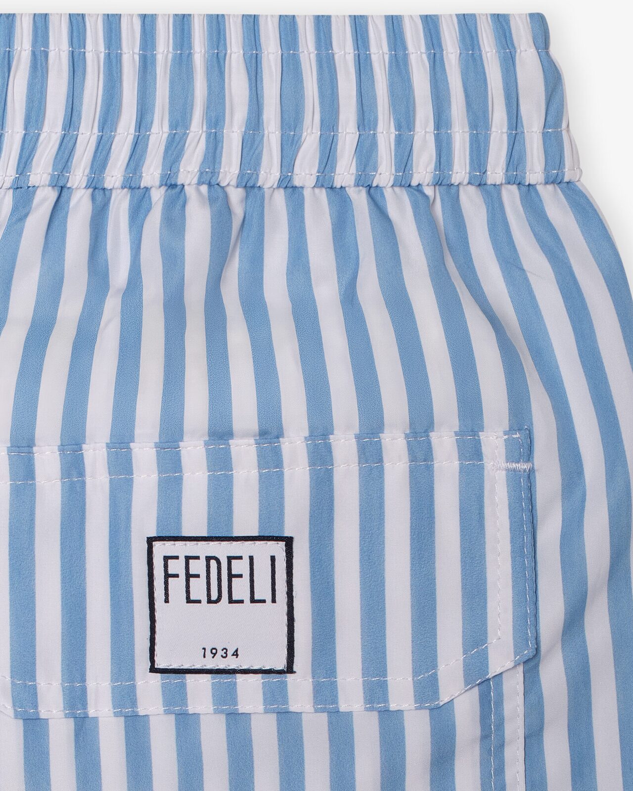 Les Hommes d'Amsterdam — Badeshorts, Etikett in Nahaufnahme